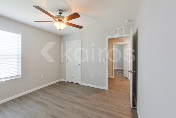 Building Photo - 8677 SW 44th Ct