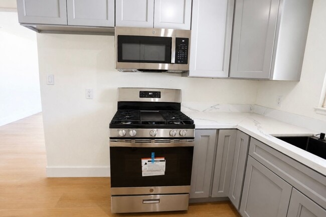 Building Photo - Adorable 1 Story Home For You, 2 weeks free rent