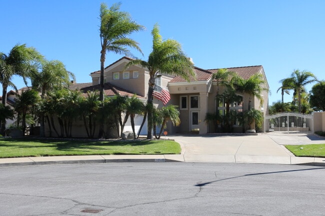 Building Photo - 14049 Claremont Ln