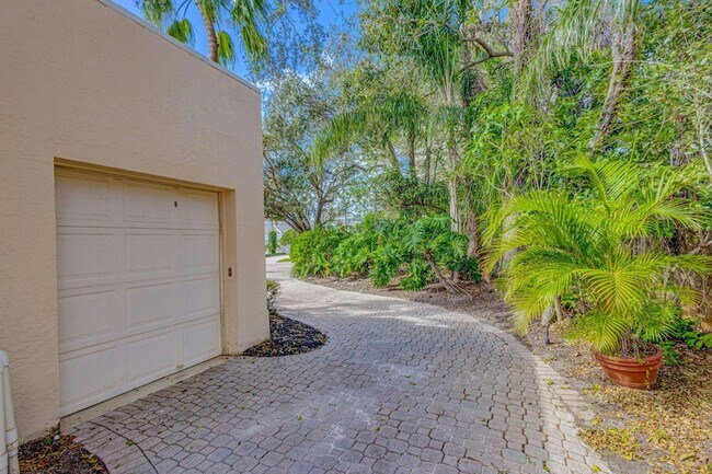 Building Photo - 16334 Port Dickinson Dr