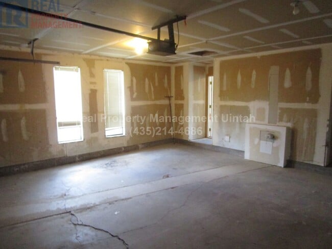 Building Photo - 3 Bed 2 bath Townhome in Ashley Park Estates