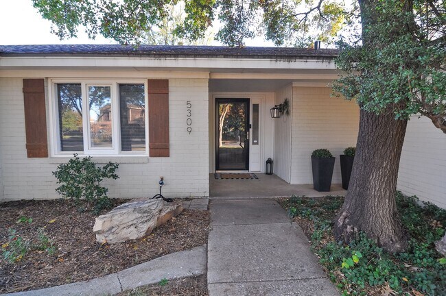 Building Photo - Beautiful 4 Bed 2.5 Bath in South Lubbock!