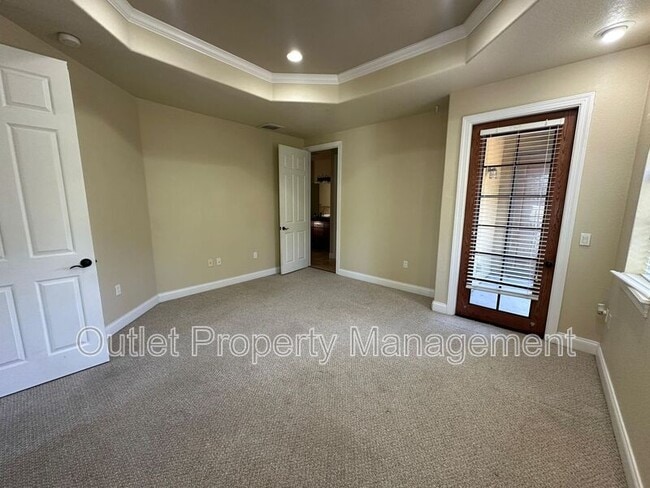 Building Photo - 2005 Baylarian Blvd