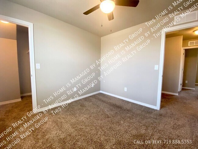 Building Photo - 6142 Meadowbank Ln