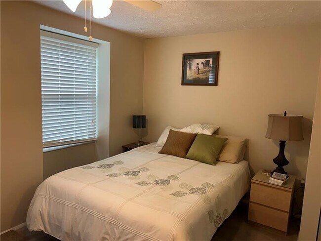 Building Photo - 903 Lynwood Ct