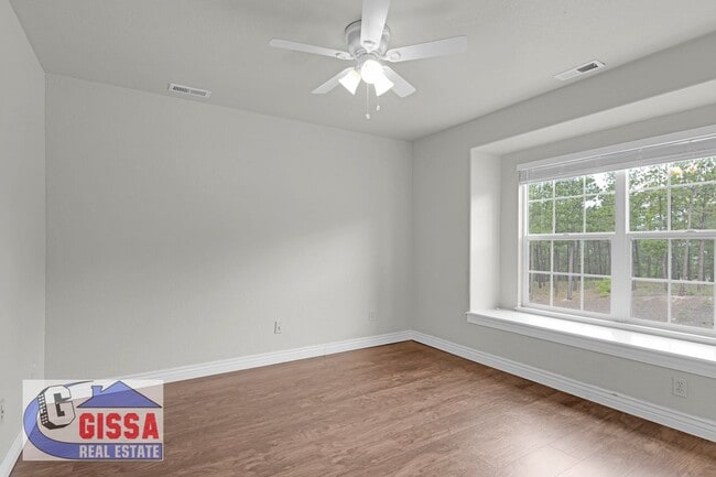 Building Photo - 1043 Longspur Ln