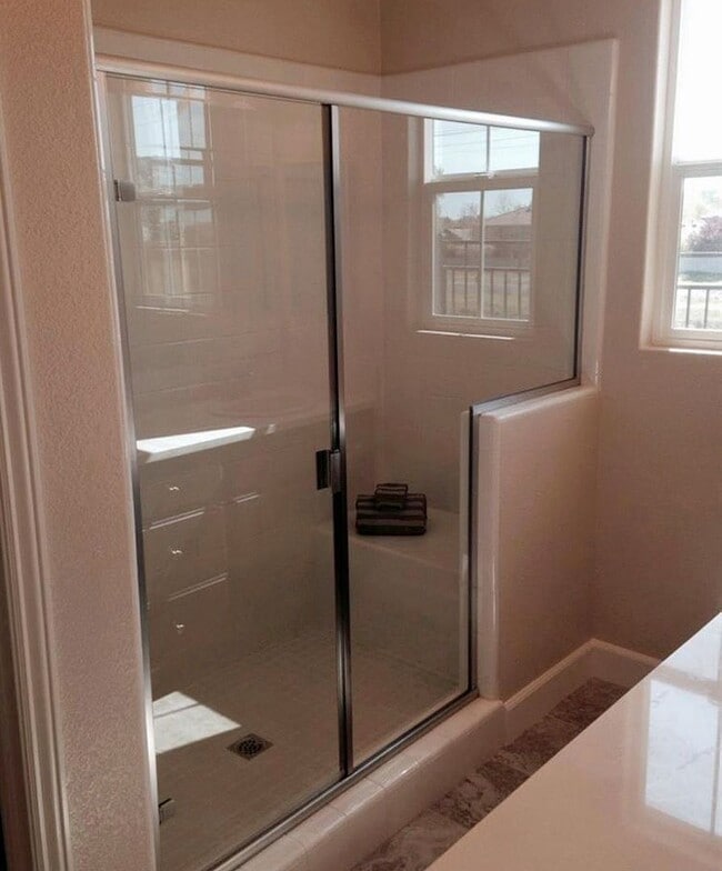 Building Photo - Beautiful 3 Bedroom, 3.5 Bathroom 2,350 Sq...