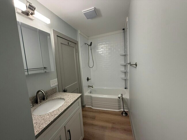 Building Photo - 314 Mcrae
