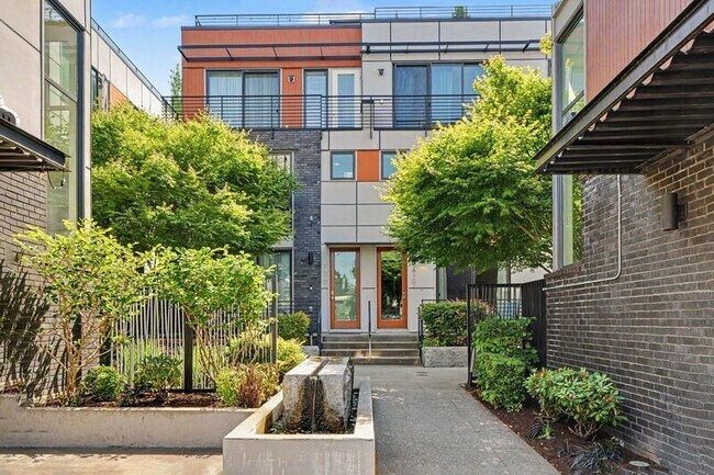 Building Photo - 3810 California Ave SW