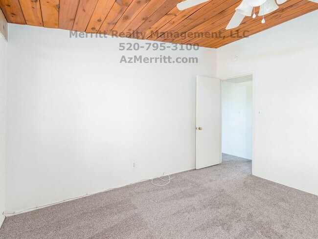 Building Photo - Perfect 3 bdrm 2 bath home in quiet centra...