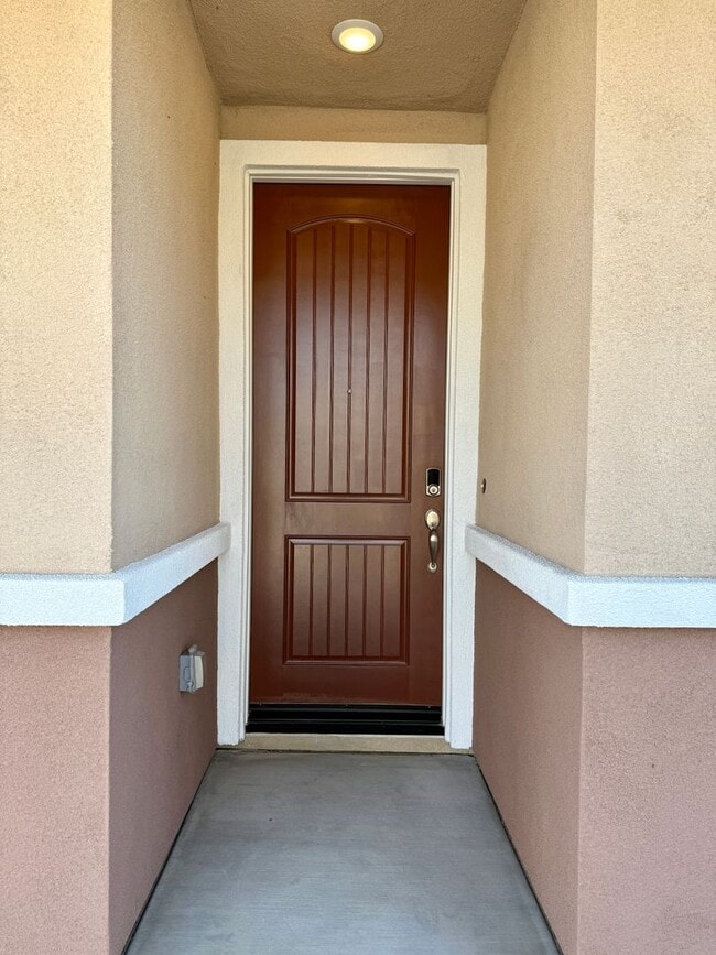 Building Photo - Brand New Luxury 2 story Home