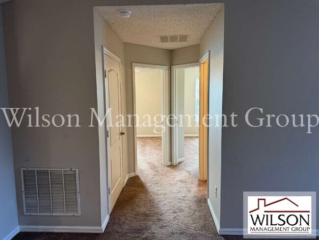 Building Photo - 4944 Waterside Pointe Cir