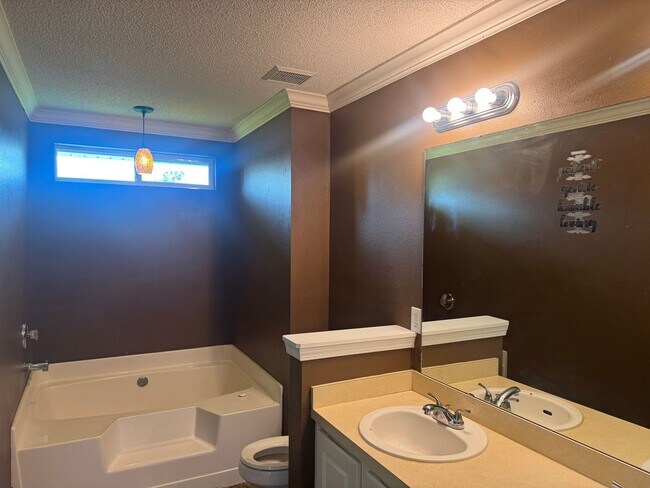 Building Photo - 3129 Border Creek Dr