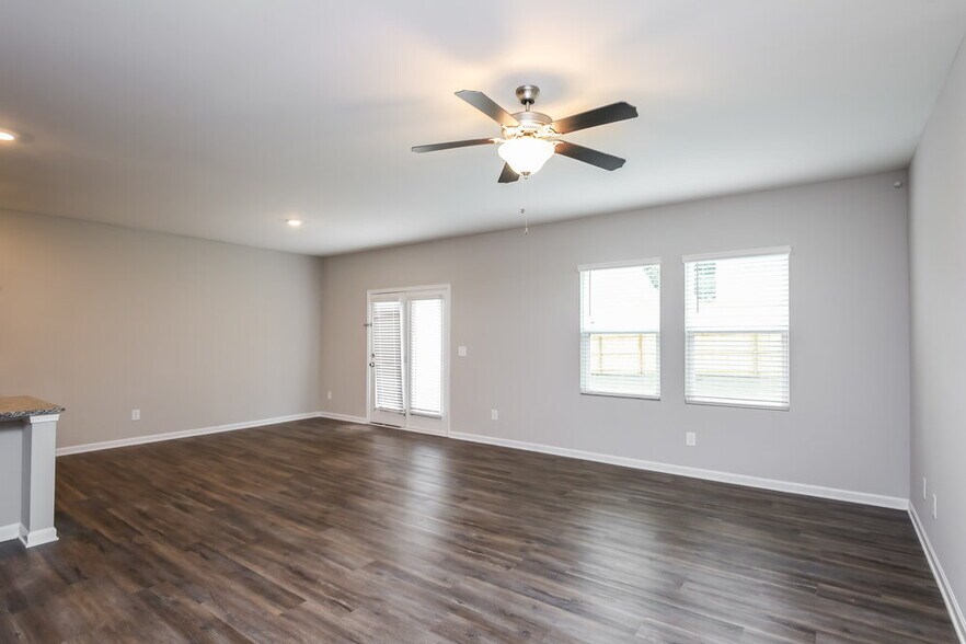 Building Photo - 3735 Newbury Pl