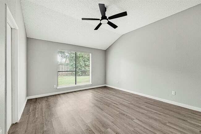 Building Photo - 1806 Settlers Ct