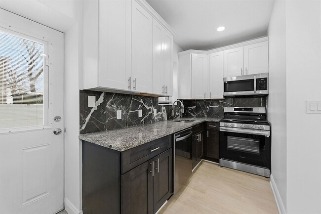 Building Photo - 803 West St