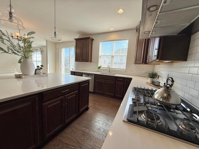 Building Photo - 6394 S Trailwoods Dr