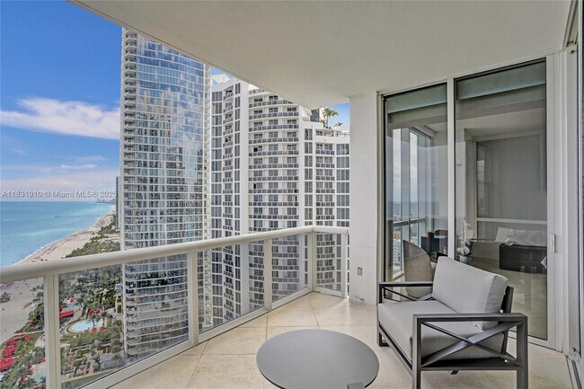 Building Photo - 18101 Collins Ave