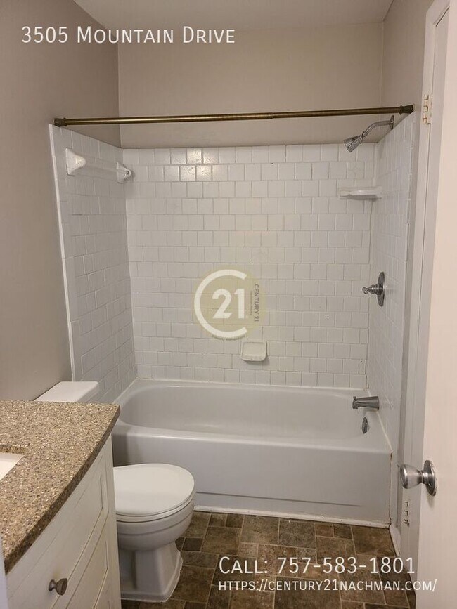 Building Photo - 3505 Mountain Dr