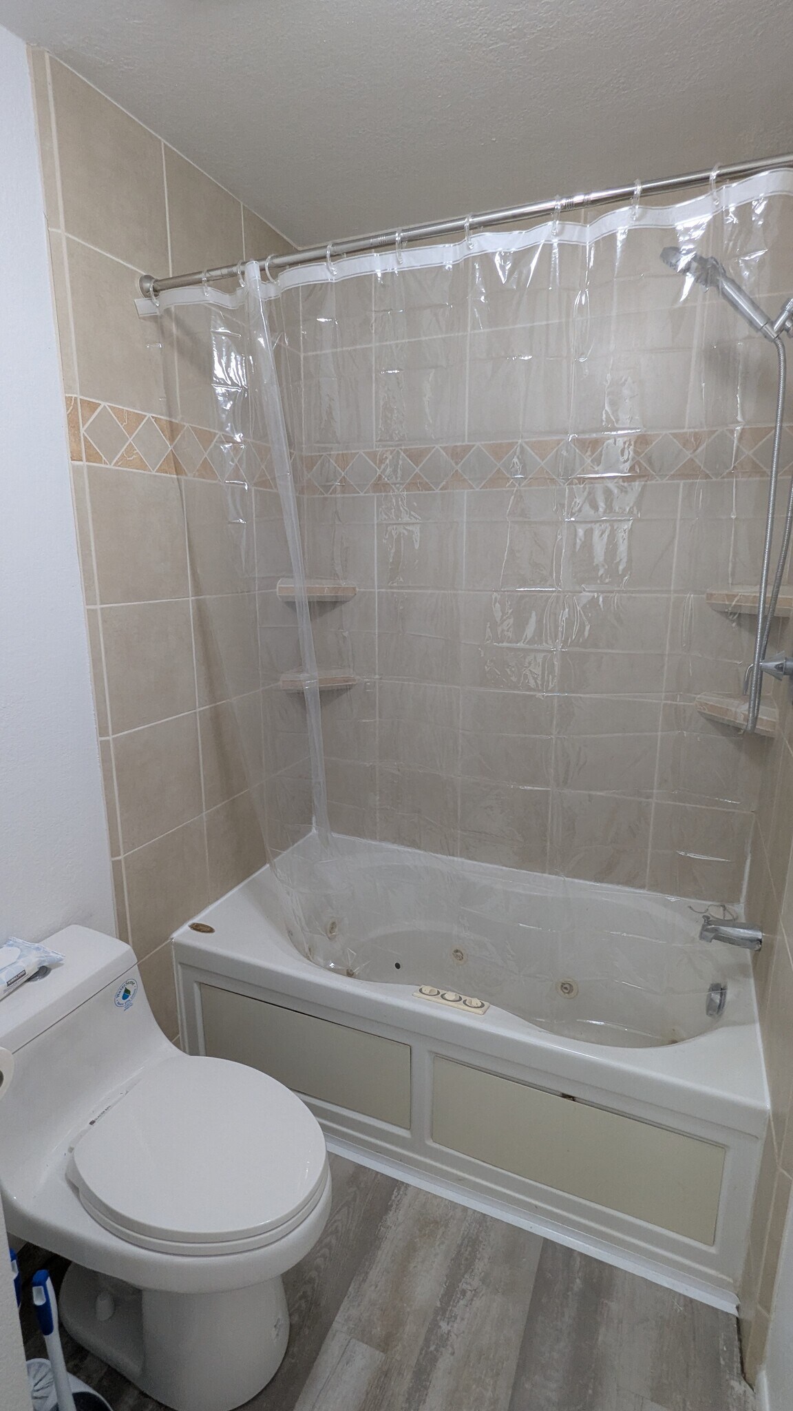 Primary bath - 14852 N 24th Dr