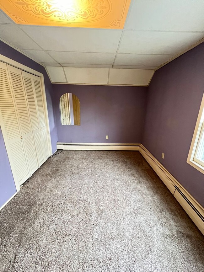 Building Photo - AVAILABLE JUNE - Large 3 Bedroom, 2 Bathroom Home in Billings Park