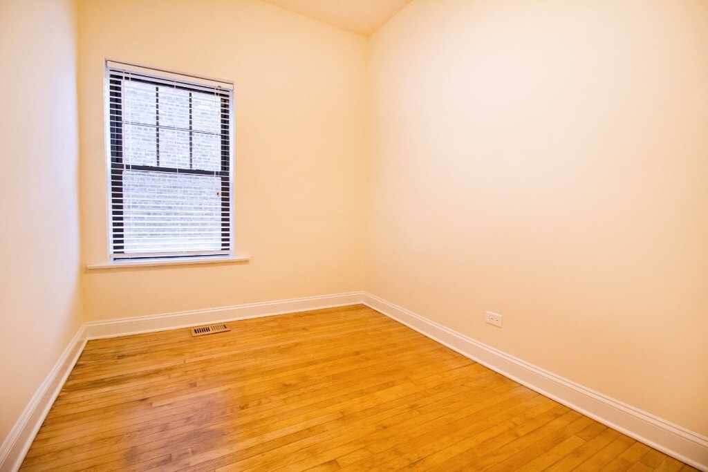 Building Photo - 2989 N Lawndale Ave