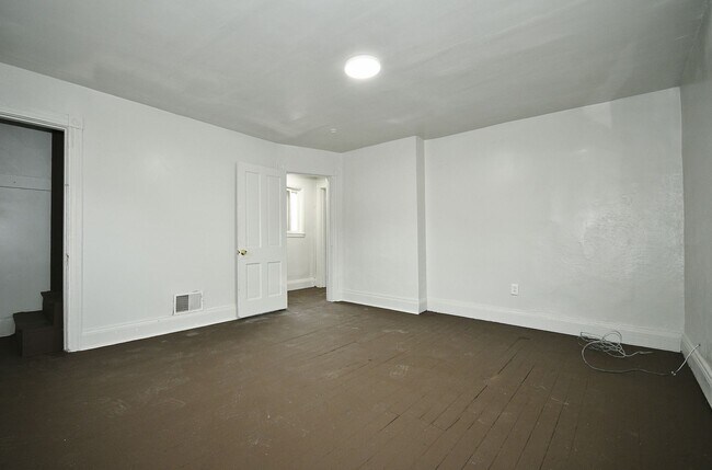 Building Photo - 1243 Evans St