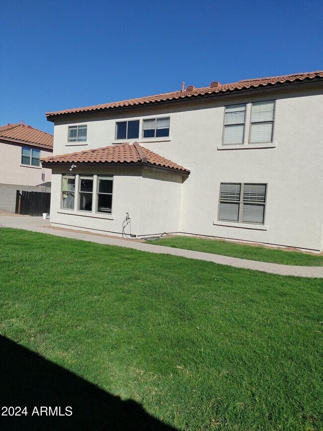 Building Photo - 3435 E Longhorn Dr