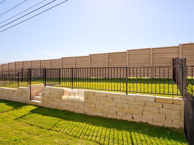 Building Photo - 421 Epiphany Ln