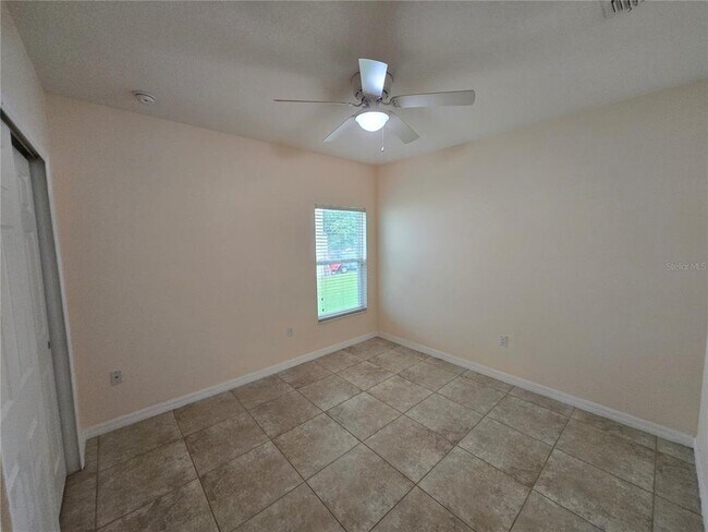 Building Photo - 2246 Waukegan Dr