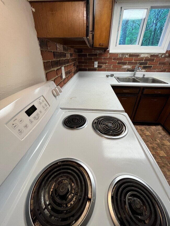 Stove Top / Countertops - 13 Bancker Ave