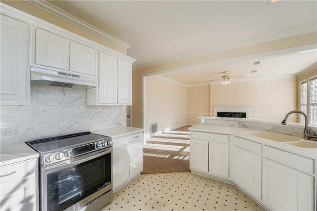 Building Photo - 500 Belgrave Ln