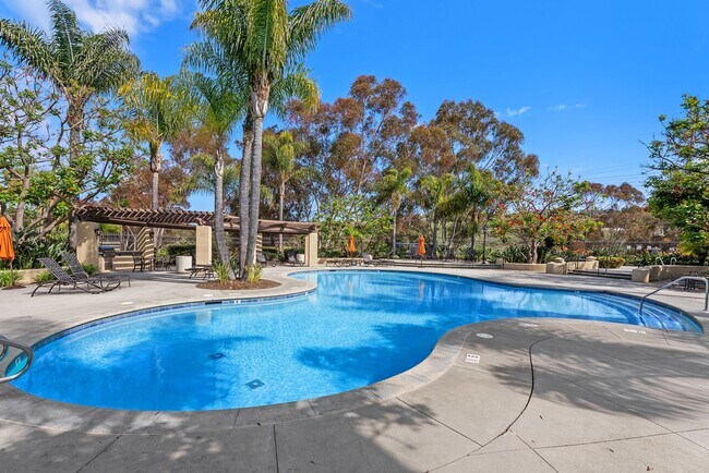 Building Photo - Stunning 5-Bedroom Pool Home in Talega – Luxury Living in San Clemente