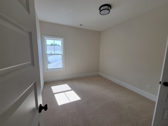 Building Photo - 3907 Harkers Way