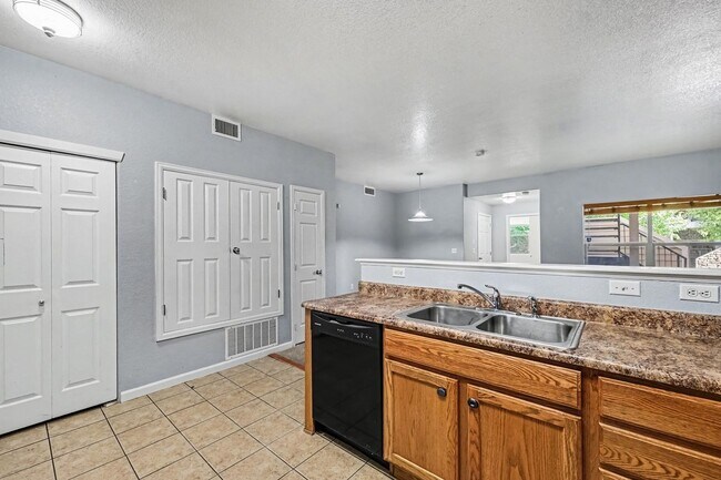 Building Photo - 5800 N Tower Dr