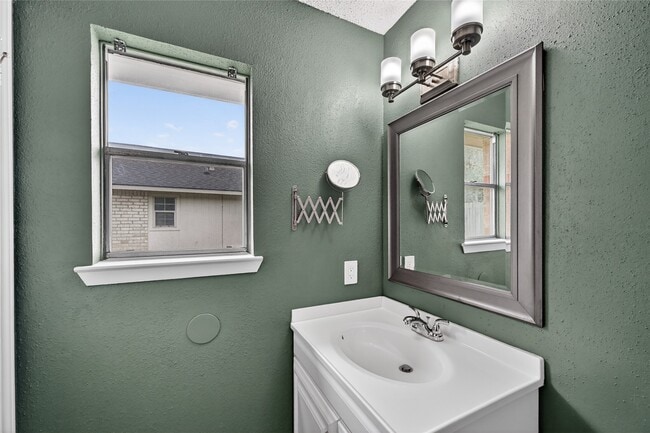 Building Photo - 22711 Smokey Hill Dr