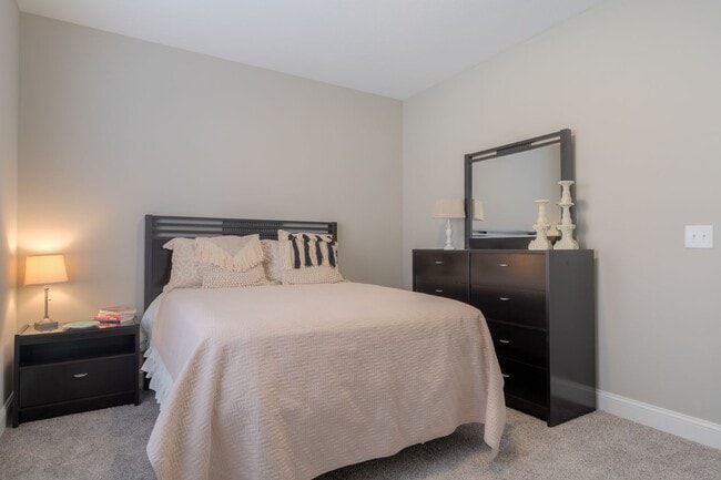 Building Photo - 91 E Main St