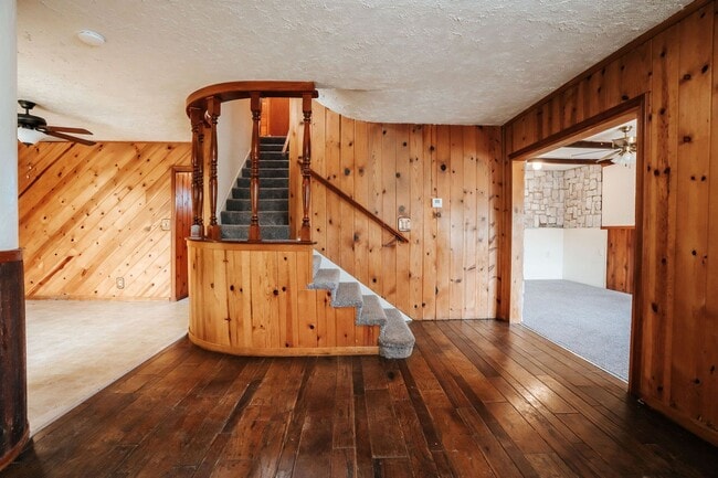 Building Photo - 122 Brennan St