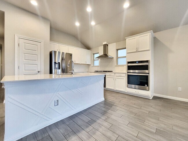 Building Photo - Beautiful Solar-Powered 4BR / 2BA Home – Big Backyard & Modern Kitchen