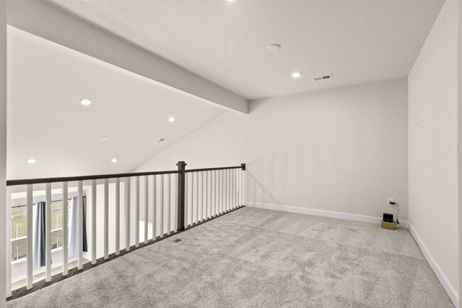 Building Photo - 2600 Elowen Ln