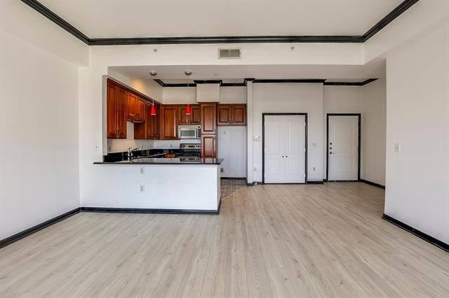Building Photo - 3225 Turtle Creek Blvd