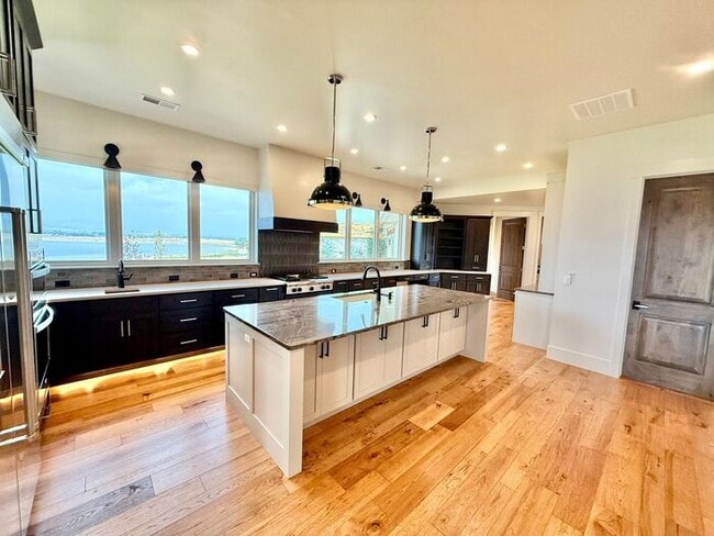 Building Photo - Luxury Golf Retreat in Berthoud with Breat...