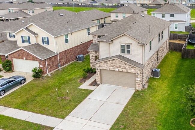 Building Photo - 2518 Boxwood Park