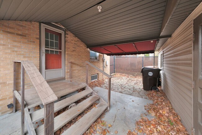 Building Photo - Charming 2-Bedroom Home with Bonus Space & Fenced Yard – Just Off Prospect Ave!