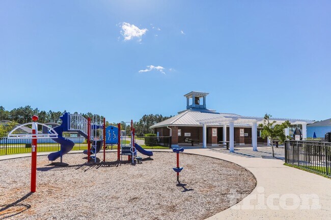 Building Photo - 1916 Constitutional Republic Pl