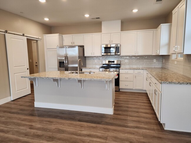 Building Photo - Brand New 3 Bedroom Townhome  For Lease