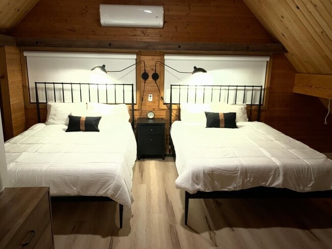 Building Photo - 1120 N Gila Dr