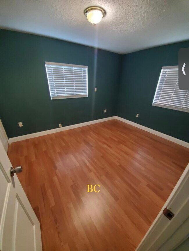 Building Photo - 6514 E 17th St