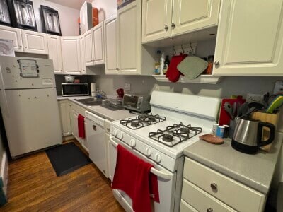 Building Photo - 448 Park Dr