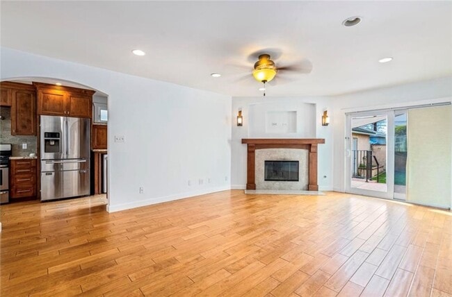 Building Photo - 4759 Hackett Ave